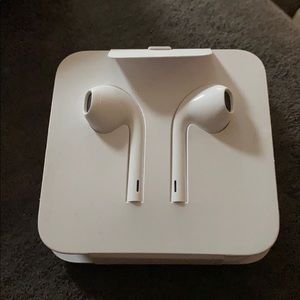 Apple Head Phones *new generation*
